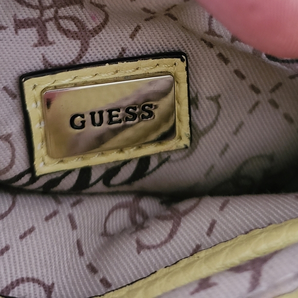 SOLD - GUESS - Small yellow handbag - Picture 5 of 10